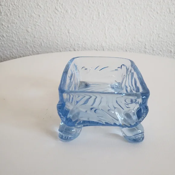 #Cambridge Caprice Moonlight Blue Glass Koi Fish Footed Cigarette Box - Picture 7 of 14